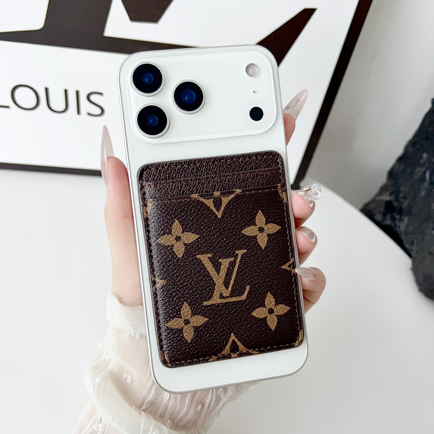 LV143